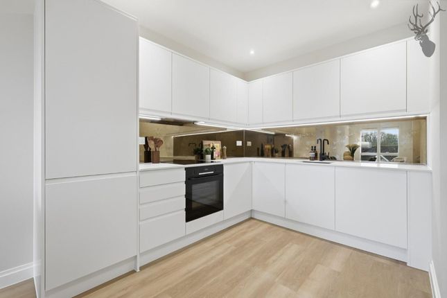 23b Novella, 177 High Road, Chigwell photo 4