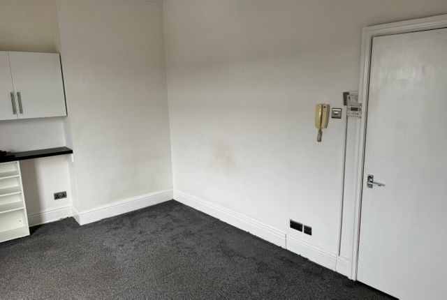 Flat 5 102, Stocks Park Drive, Bolton photo 4