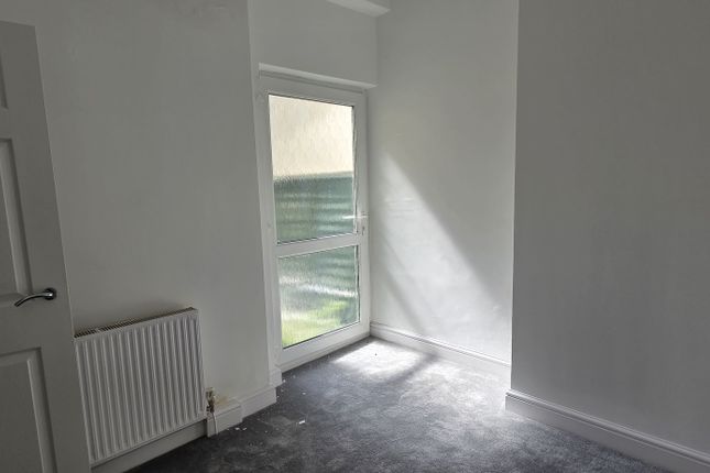Ground Floor & First Floor Flats, 139 Whitchurch Road, Cardiff photo 4