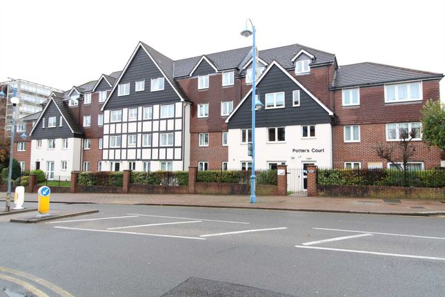 Flat for sale in Potters Court, Potters Bar