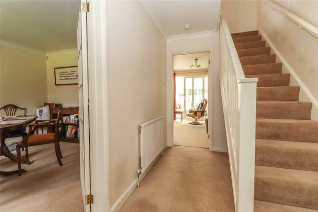 2, St Mary's Close, Warminster photo 4