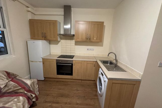 55a Lower Road, Sutton photo 3