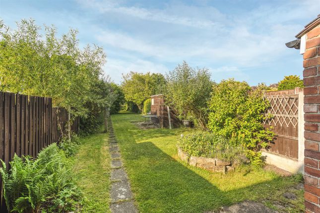 10, St. Johns Drive, Derby photo 3