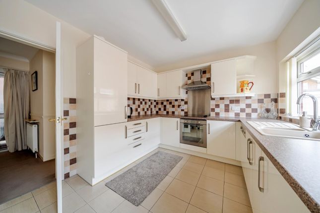 23, Willow Road, Rotherham photo 2