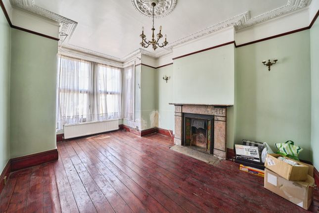 27, Seymour Gardens,, Ilford, Redbridge photo 2