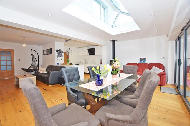 37, Barnaby Terrace, Rochester photo 2