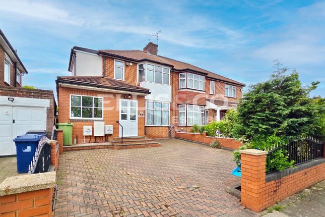 Studio house on 81, Whitton Avenue East, Greenford, £950,000