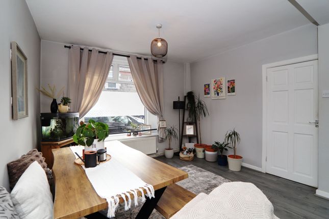 49 Telekebir Road, Pontypridd photo 2