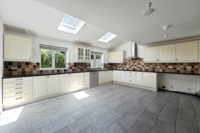 22, Sarum, Berkshire photo 2