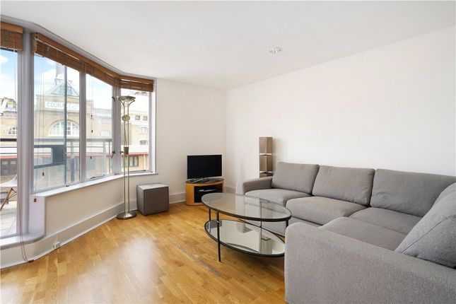 Flat 35,, Admirals Court, London photo 2