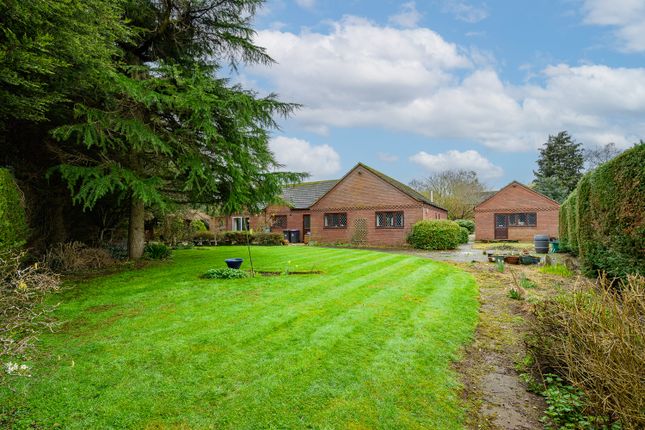 2, Aldermead Close, Telford photo 4