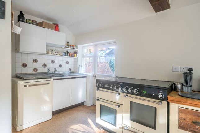 Westcott, Bath Road, Newbury photo 4