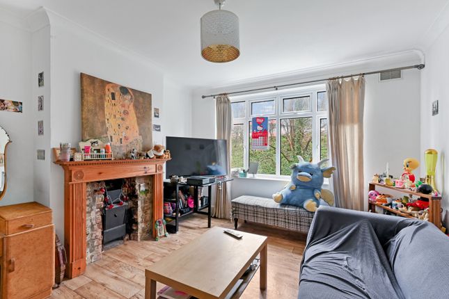 66A, Martin Way, Surrey photo 4
