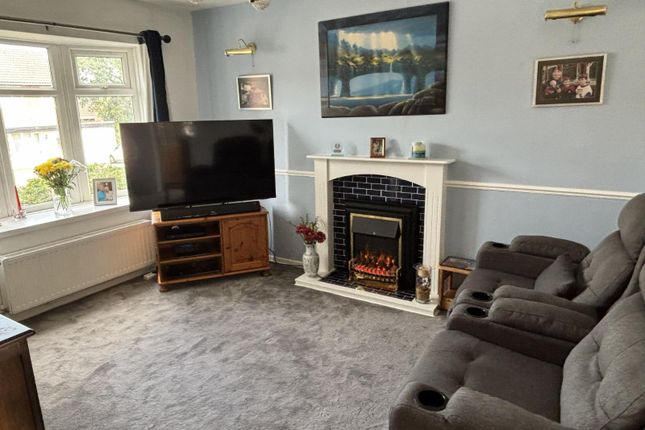 74, Balmoral Crescent, Oswestry photo 2