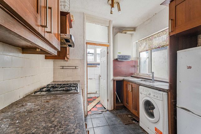 165, Butler Road, Harrow photo 3