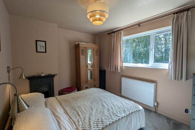 86, The Hollows, Salisbury photo 3