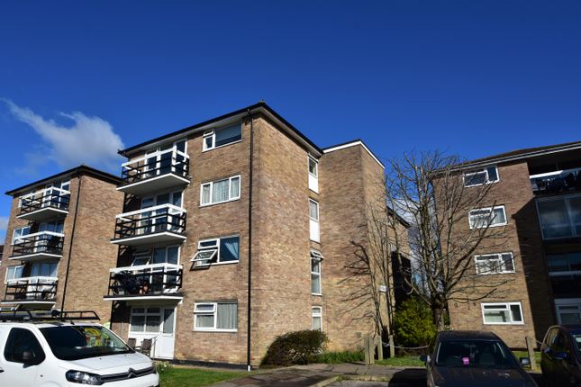 Thumbnail Flat to rent in Chidham Close Silver Sub, Havant