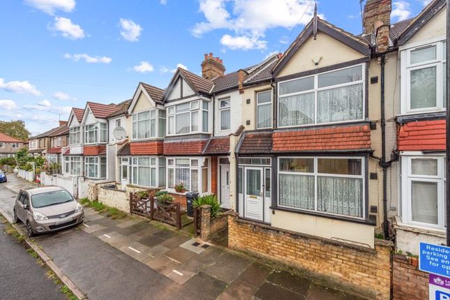 Thumbnail Terraced house for sale in Kings Avenue, Hounslow