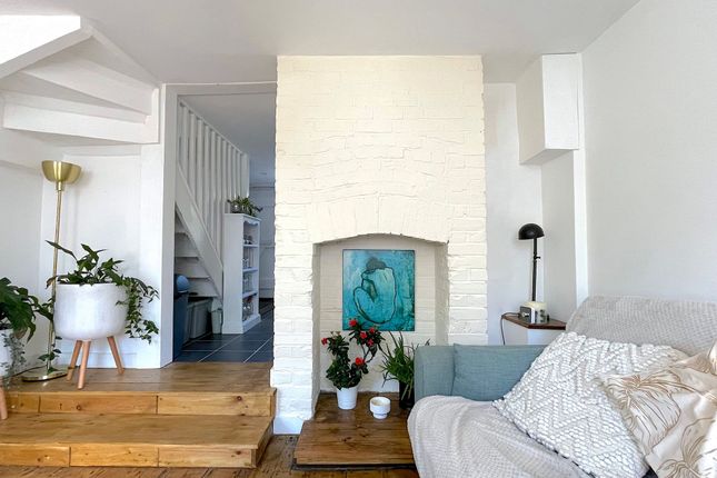8 Tanners Street, Faversham photo 3