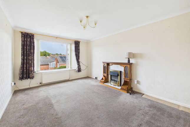 102, Lakeside Avenue, Lydney photo 2