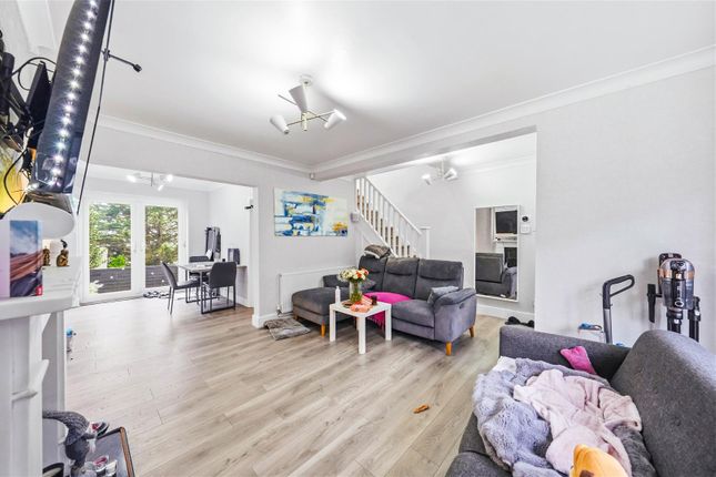 49, Coombfield Drive, Dartford photo 4