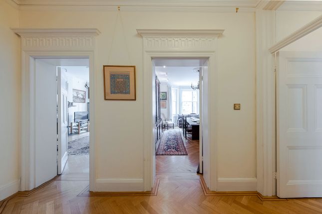 Durward House, Kensington Court, London photo 4