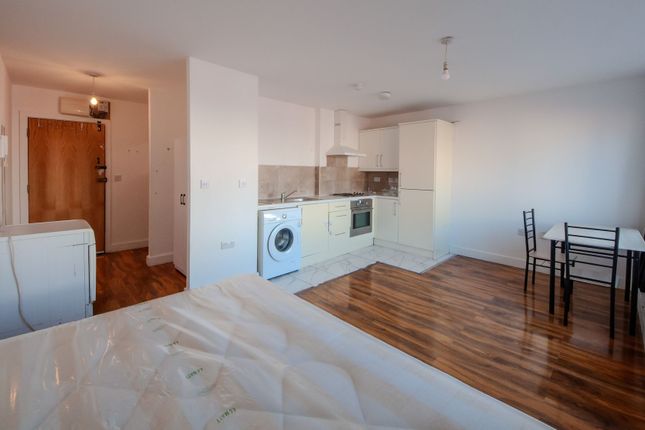 Flat 3, City House, 9 Cranbrook Road, Ilford, Ilford photo 2