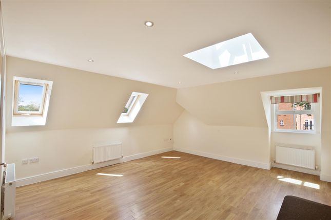 Flat to rent in Wendover Lodge, Church Street, Welwyn