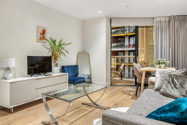 Thumbnail Terraced house for sale in 4 Riverlight Quay, London