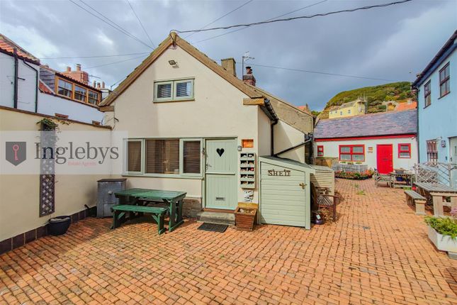 1-bed house on Shingle Cottage, Beckstones Yard, Staithes, £185,000
