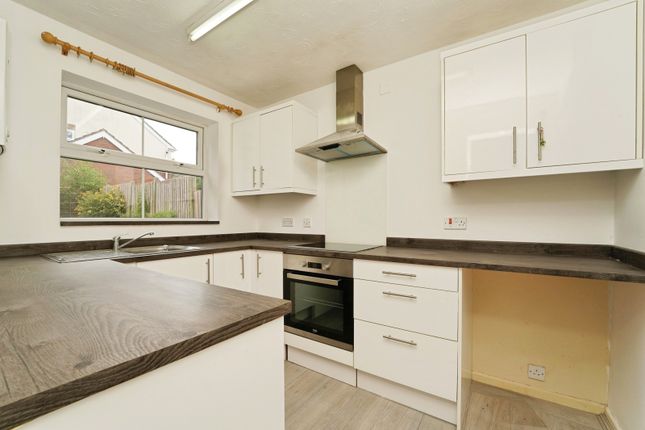 15, Topham Avenue, Worcestershire photo 4