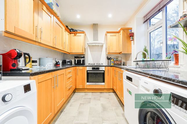 79, Oakes Avenue, Holmfirth photo 2