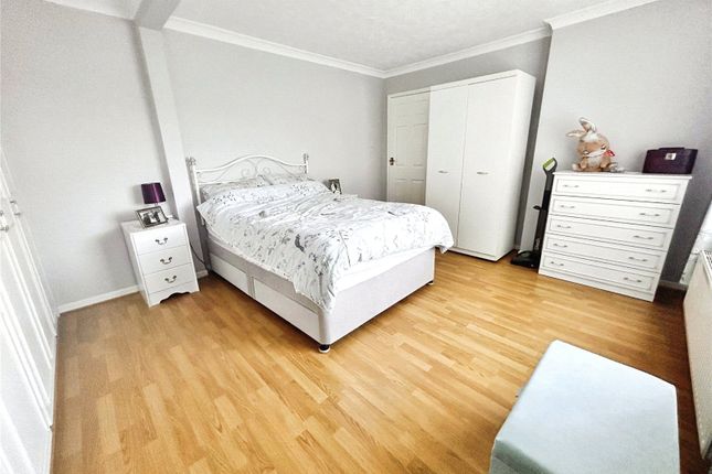 89, Springfield Gardens, Derbyshire photo 3