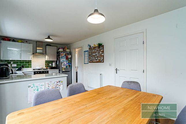 3, Savage Close, York photo 4