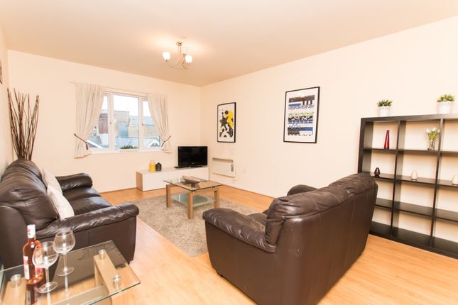 This Beautifully Presented Two Double Bedroom Apartment Located In Crawley Town Centre.