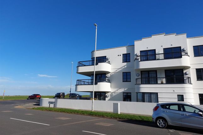 Thumbnail Flat to rent in Palm Bay Avenue, Cliftonville, Margate