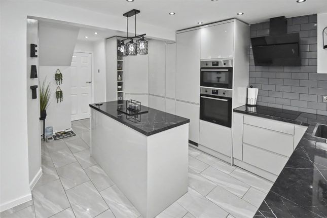 10, Canford Green, Corby photo 2