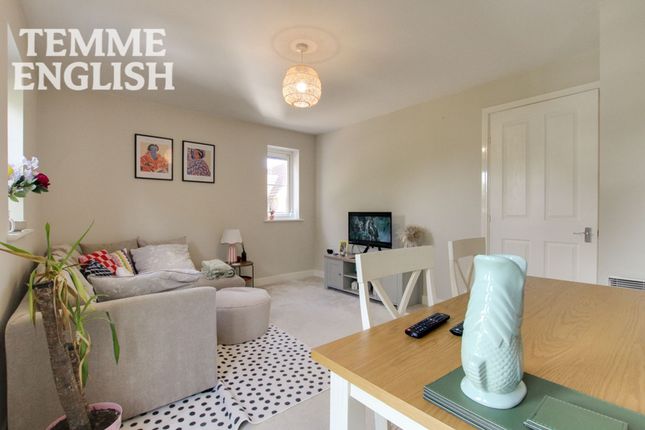 63 Temple Way, Rayleigh photo 5