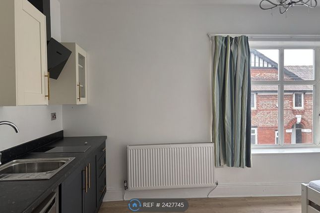 Room 3 - Upstairs Ensuite With Kitchenette