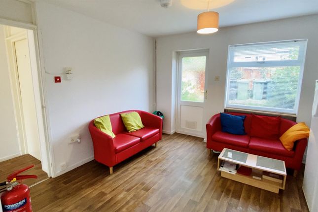 32, Oxclose, Peterborough photo 3