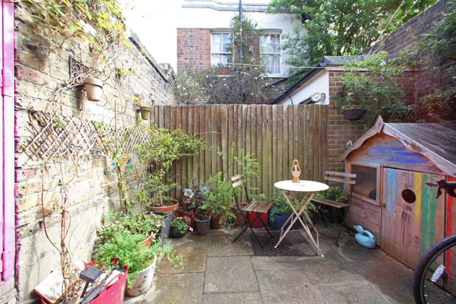 Terraced house for sale in Oldhill Street, London