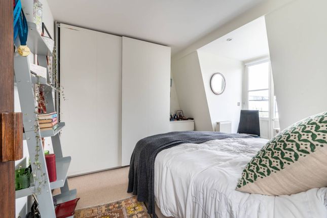 Flat for sale in Leinster Square, Bayswater, London