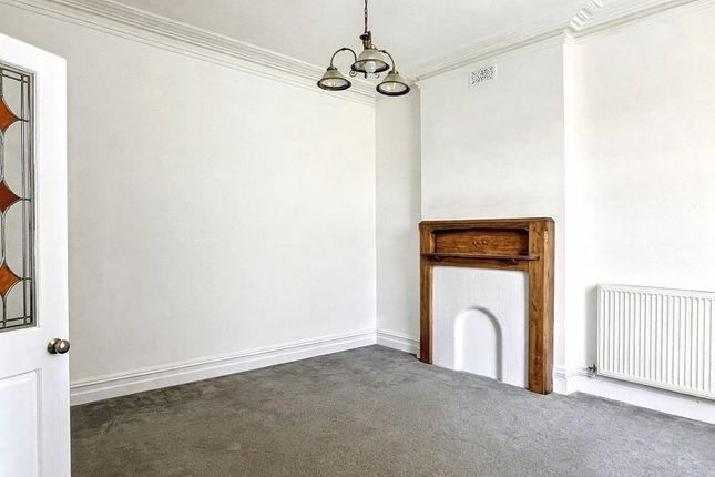 Flat 3,, 6 Church Road, Winscombe photo 2