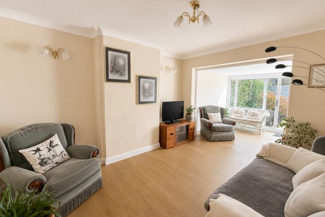 8, Montrose Close, Ashford photo 2