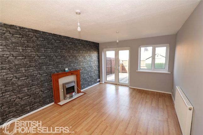 66, Robins Hill, Bridgend photo 3