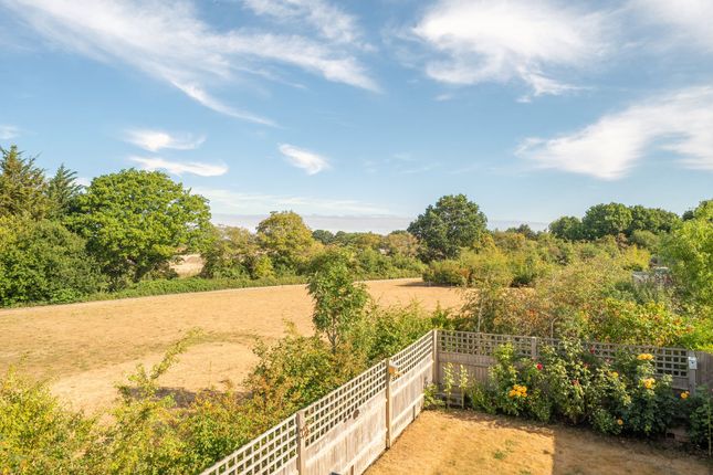 12 Patricia Way, Chichester photo 4