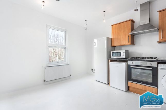 Flat 4, 195a, East End Road, London photo 3