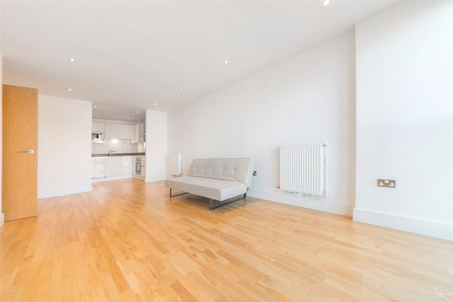 Flat 89, Beacon Point, 12, Dowells Street, London photo 4