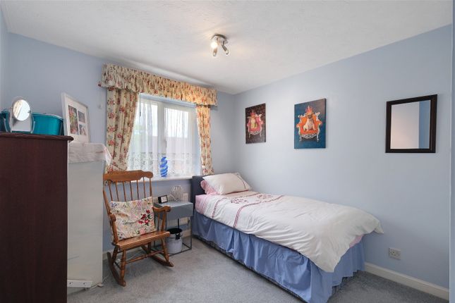 Detached house for sale in Mylne Close, Cheshunt, Waltham Cross