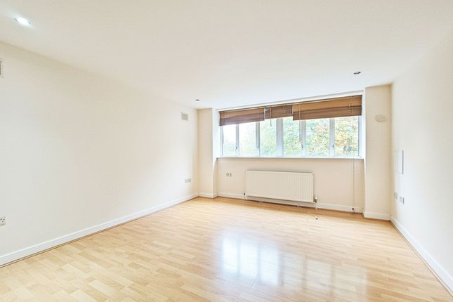 Flat 11, The Turret, Harrow photo 3